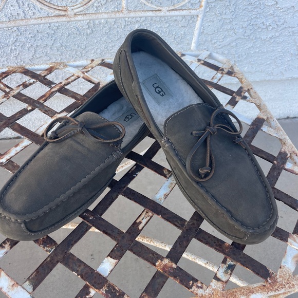 UGG Australia Men’s Chester Leather Loafers 👞 - Picture 3 of 11